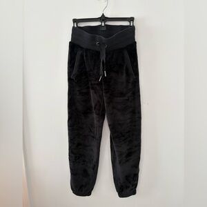 Athleta Women’s Black Super Soft Cozy Karma Joggers